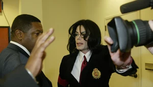 Michael Jackson w sądzie w 2004 roku