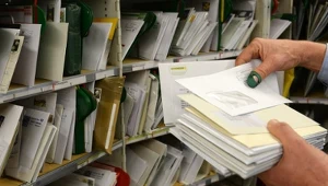 Z początkiem maja kończy się era wysyłania listów poleconych ze znaczkami