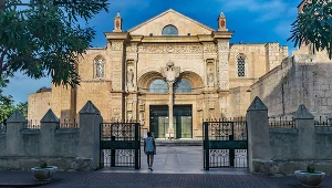 Dominikana: Wakacje w maseczkach, ale bez testów