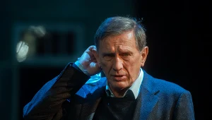Jan Englert podczas próby do spektaklu "Trzy siostry" na deskach Teatru Narodowego