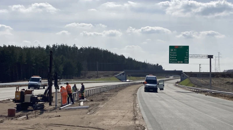 Budowa została przerwana po wypowiedzeniu umowy przez GDDKiA Budowa została przerwana po wypowiedzeniu umowy przez GDDKiA
