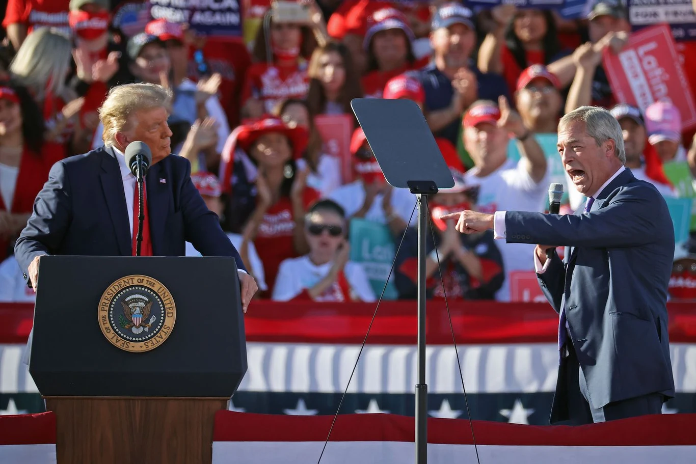 W czasie swojej politycznej kariery, Nigel Farage był także doradcą Donalda Trumpa. W czasie swojej politycznej kariery, Nigel Farage był także doradcą Donalda Trumpa.