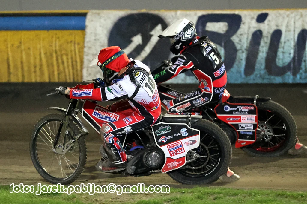 Andreas Lyager walczący o miejsce z Nicolaiem Klindtem