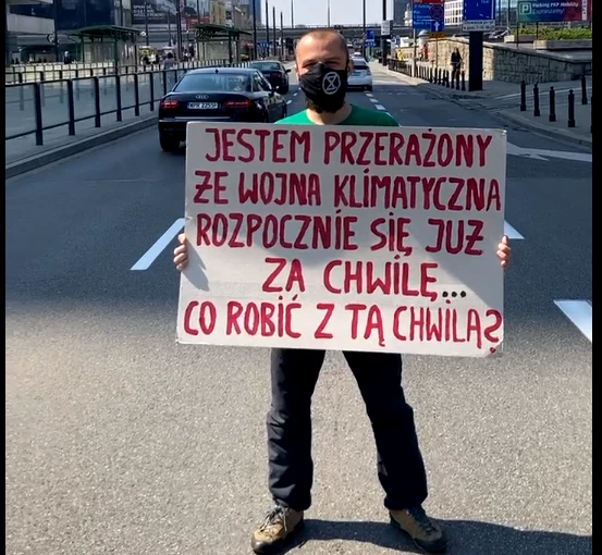 Blokada al. Jerozolimskich w Warszawie, na wysokości Dworca Centralnego. 