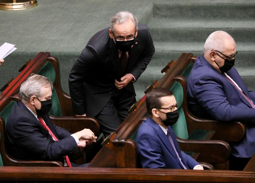 Premier Mateusz Morawiecki wraz z niektórymi ministrami w Sejmie Premier Mateusz Morawiecki wraz z niektórymi ministrami w Sejmie