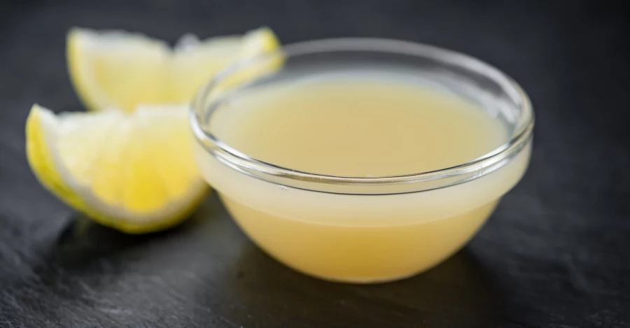 By oczyścić wątrobę, warto zastosować kurację z soku z cytryny