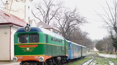 Maszyniści, konduktorzy, zawiadowcy. Pociągi obsługiwane przez... dzieci 