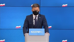 Michał Dworczyk podczas konferencji prasowej