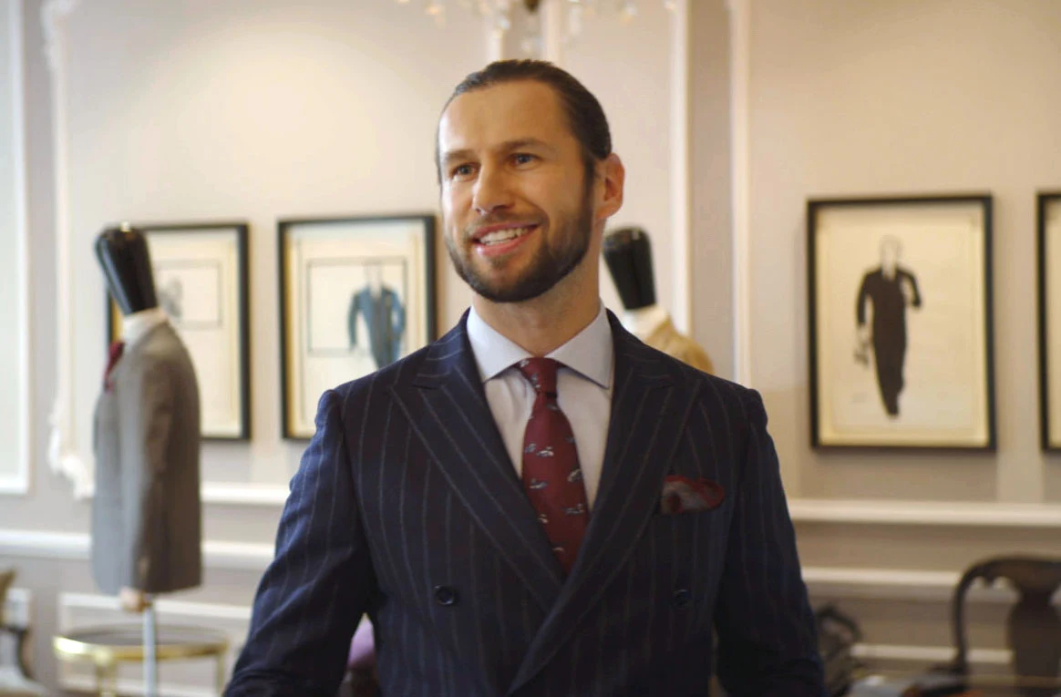 Staszewski przyznaje, że gwiazda reprezentacji Polski wywiązała się z aktorskiego zadania "rewelacyjnie" i dodaje, że Krychowiak ma aktorski talent. "Scena, w której zagrał, ma potężny potencjał, by hulać po Internecie i stać się sceną kultową" - wyjaśnia współautor scenariusza.