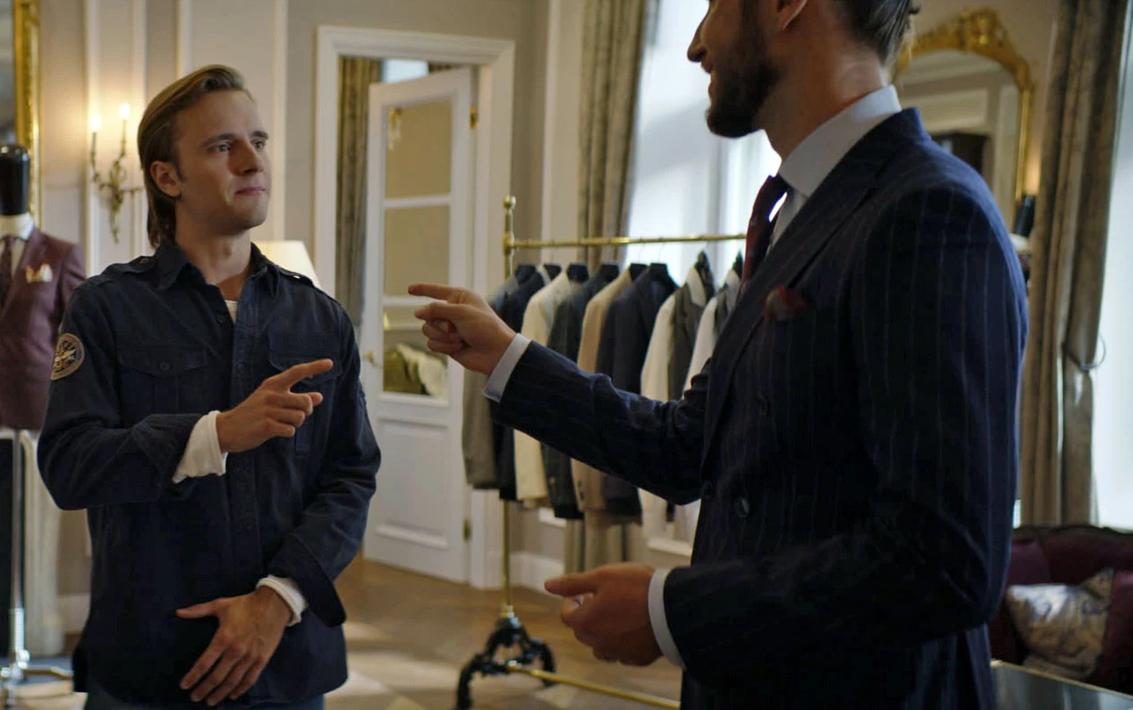 Krychowiak nie wcielił się jednak w rolę piłkarza. "Chociaż to postać zainspirowana nim i zgodna z jego charakterem, to nie jest to zawodnik" - zdradza nam Staszewski i podkreśla, że to "rola mocno komediowa, w której trzeba było wykazać się ogromnym dystansem do samego siebie".