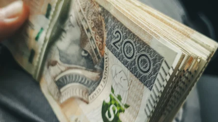 ​Nowy sposób obliczania minimalnego wynagrodzenia w 2026 roku. Przebije magiczną granicę?