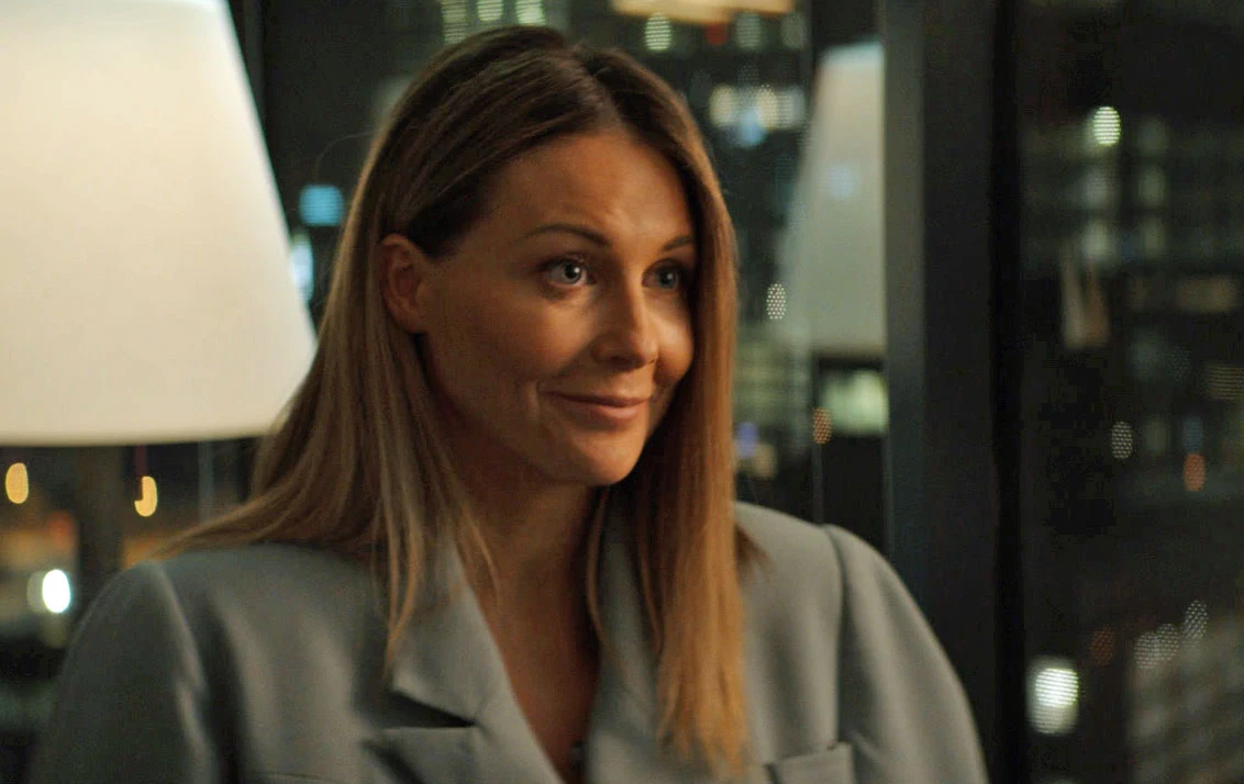 Celebrytkę zobaczymy wkrótce także w kolejnej kinowej produkcji. Równolegle do pracy na planie "Drugiej połowy", Rozenek-Majdan realizowała zdjęcia do filmu Patryka Vegi "Miłość, seks & pandemia". Produkcja poruszać ma między innymi temat aktualnej pandemii oraz jej wpływu na codzienne życie ludzi.
"Mój debiut fabularny będzie więc w dwóch różnych miejscach jednocześnie. Na planie dotarło do mnie, jak trudno być dobrym aktorem. Nie będę mówiła, że jest mi do tego daleko, bo szczerze mówiąc, są fragmenty, które bardzo mi się podobają" - Rozenek-Majdan tłumaczyła kilka tygodni temu w rozmowie z agencją Newseria Lifestyle. Celebrytkę zobaczymy wkrótce także w kolejnej kinowej produkcji. Równolegle do pracy na planie "Drugiej połowy", Rozenek-Majdan realizowała zdjęcia do filmu Patryka Vegi "Miłość, seks & pandemia". Produkcja poruszać ma między innymi temat aktualnej pandemii oraz jej wpływu na codzienne życie ludzi.
"Mój debiut fabularny będzie więc w dwóch różnych miejscach jednocześnie. Na planie dotarło do mnie, jak trudno być dobrym aktorem. Nie będę mówiła, że jest mi do tego daleko, bo szczerze mówiąc, są fragmenty, które bardzo mi się podobają" - Rozenek-Majdan tłumaczyła kilka tygodni temu w rozmowie z agencją Newseria Lifestyle.