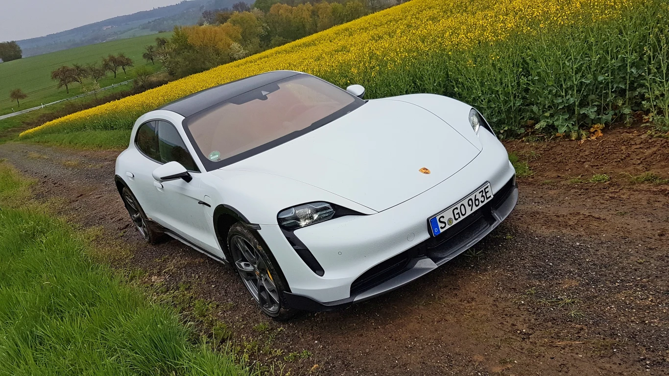 Porsche Taycan Cross Turismo