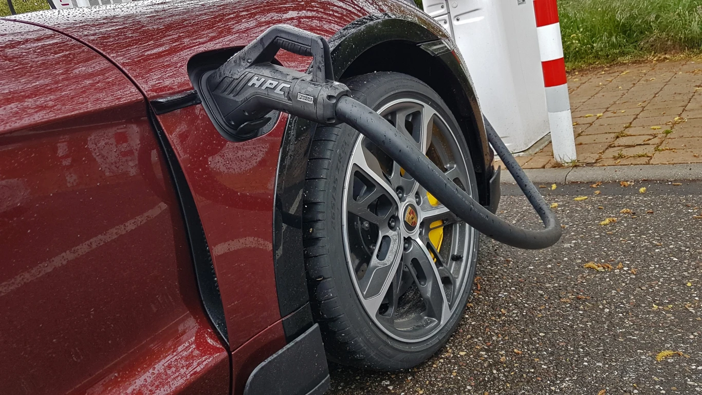 Porsche Taycan Cross Turismo