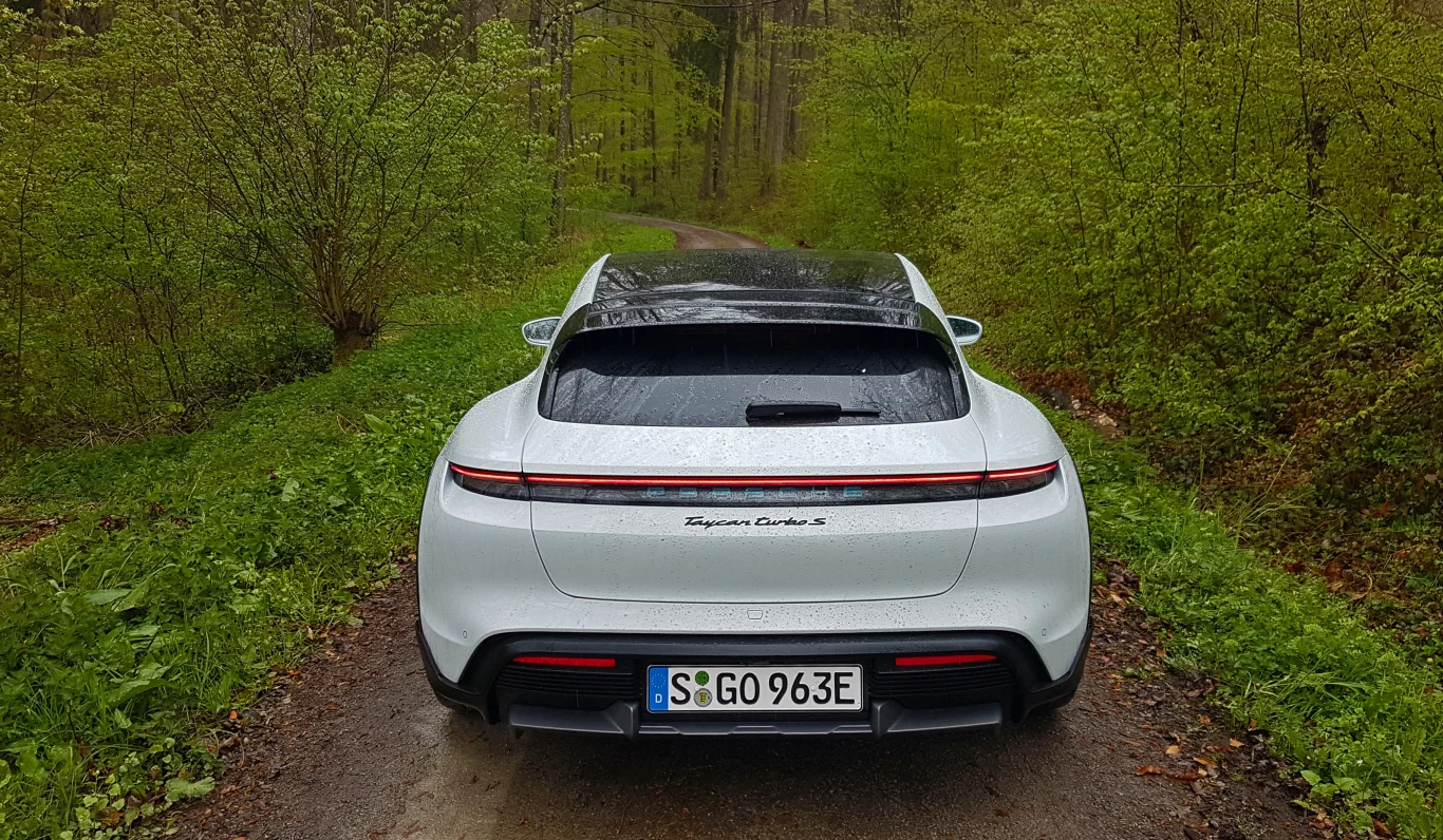 Porsche Taycan Cross Turismo