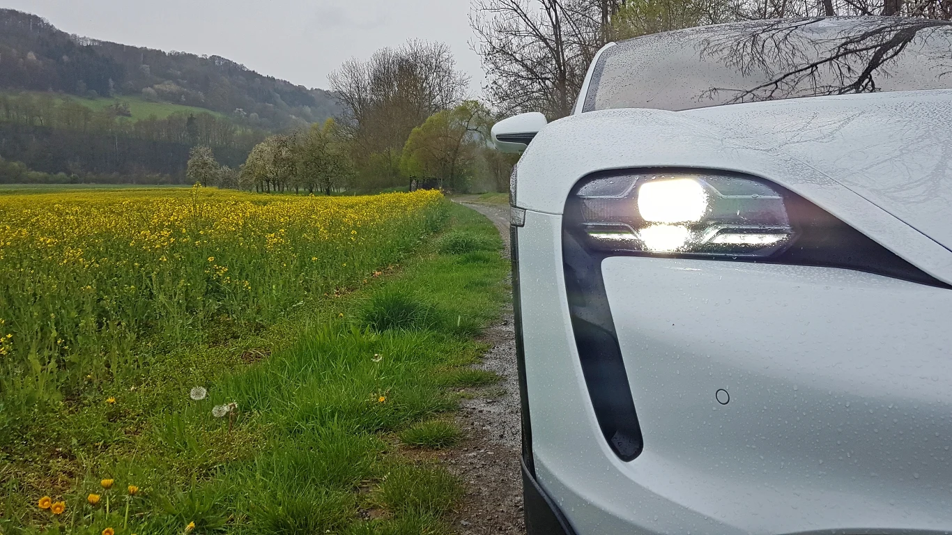 Porsche Taycan Cross Turismo