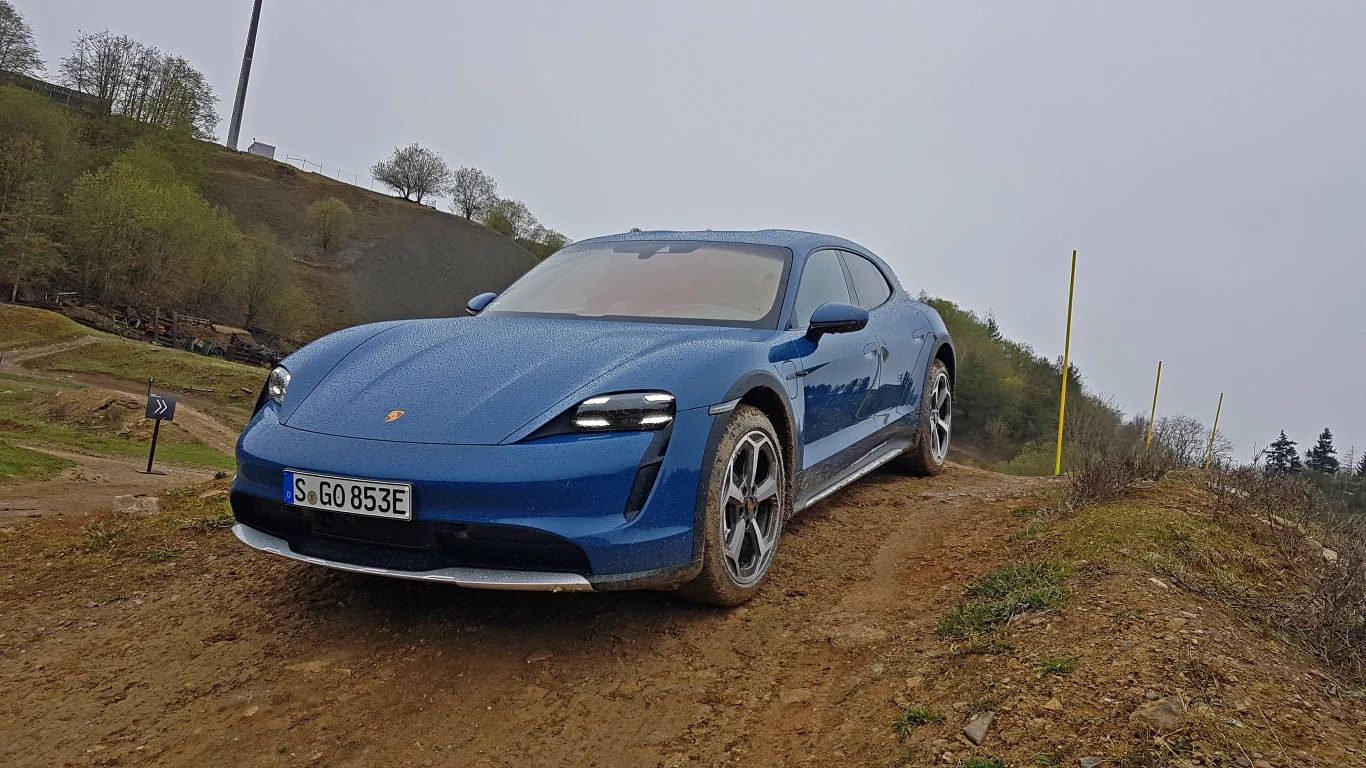 Porsche Taycan Cross Turismo