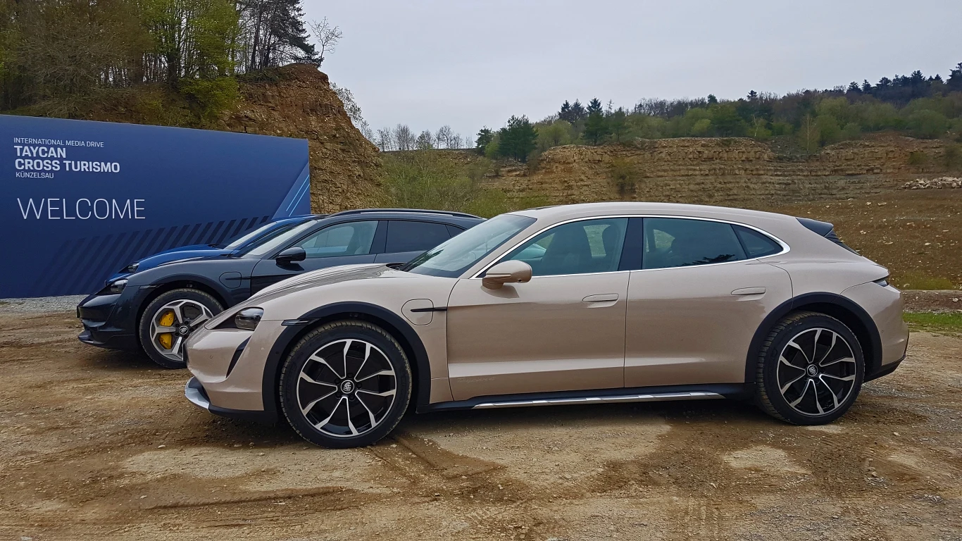 Porsche Taycan Cross Turismo