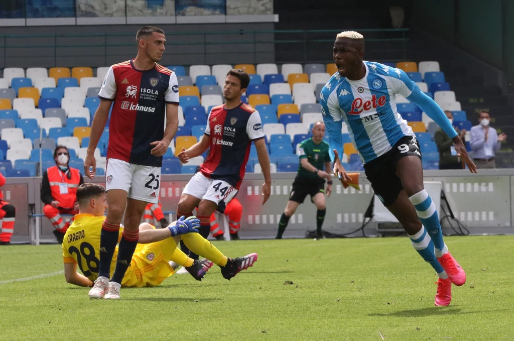 Victor Osimhen cieszy się z bramki na 1-0 Victor Osimhen cieszy się z bramki na 1-0