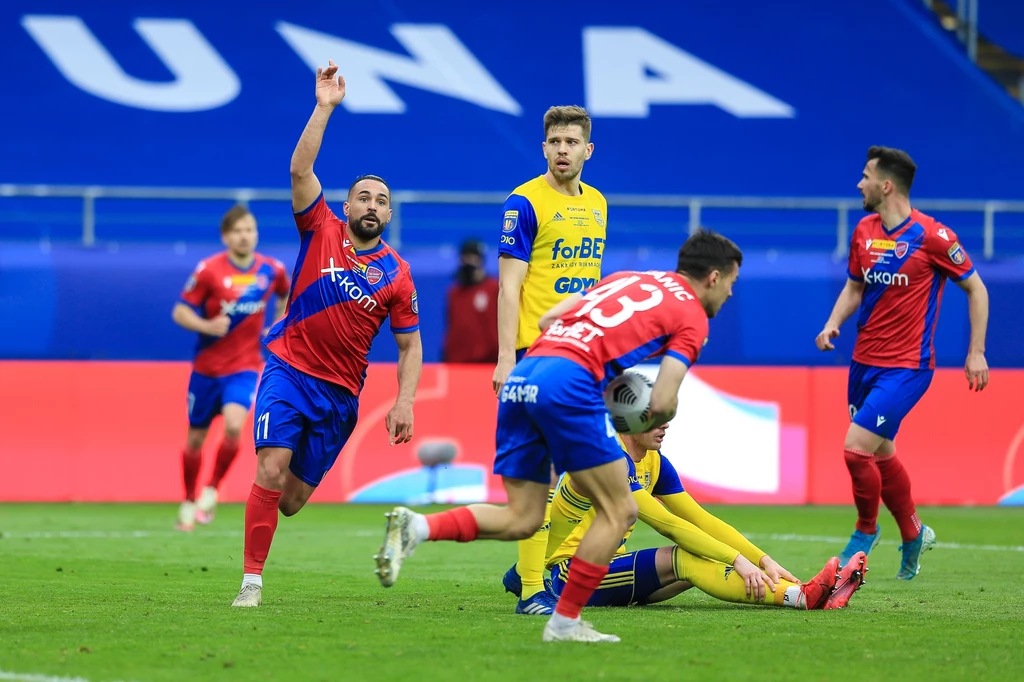 Raków Częstochowa triumfuje w Pucharze Polski z Arką Gdynia Raków Częstochowa triumfuje w Pucharze Polski z Arką Gdynia