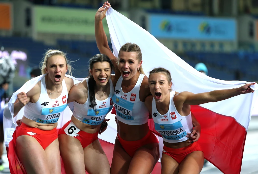 Kamila Ciba, Marlena Gola, Klaudia Adamek i Paulina Guzowska Kamila Ciba, Marlena Gola, Klaudia Adamek i Paulina Guzowska