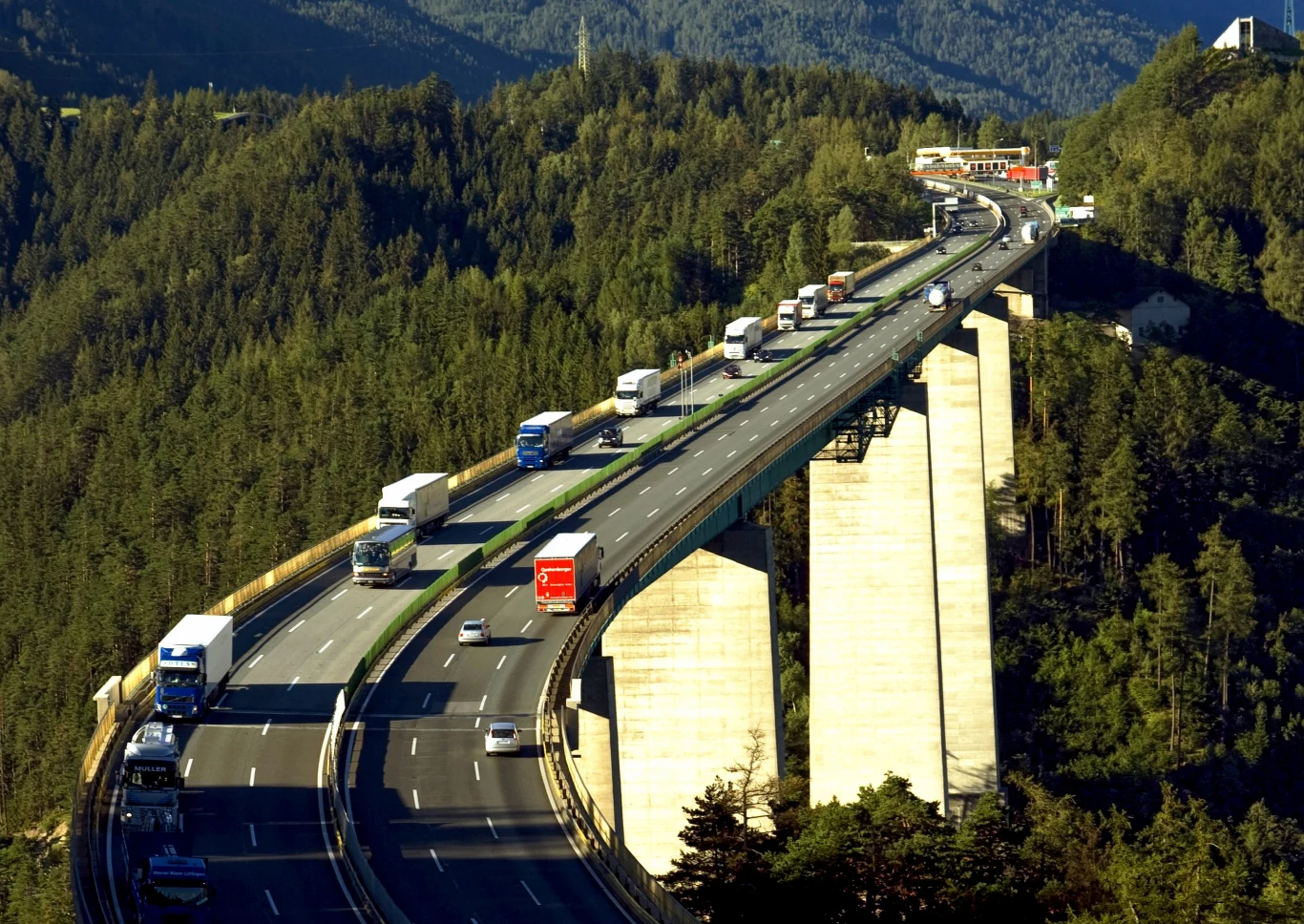 Najkrótsza autostrada na świecie. Ma tylko jeden metr długości! Najkrótsza autostrada na świecie. Ma tylko jeden metr długości!