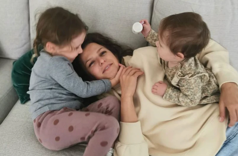 Anna Lewandowska z córkami fot. https://www.instagram.com/annalewandowskahpba/