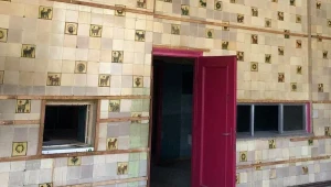 Płytki pochodzą z lat 50. XX wieku i zdobiły lokale na MDM-ie