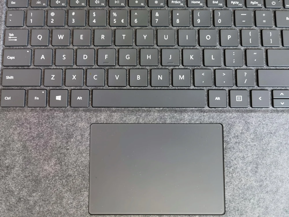 Pisanie na tej klawiaturze to sama przyjemność Pisanie na tej klawiaturze to sama przyjemność