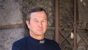 Piotr Cyrwus na planie serialu "Żywioły Saszy - Ogień" 