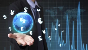 Kurs euro lekko rośnie, dolar pod presją, złoty najsłabszy w regionie