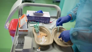 Szczepienia przeciw COVID-19; zdj. ilustracyjne