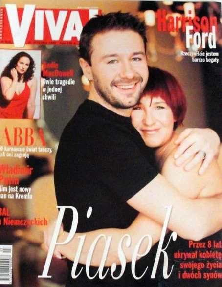 Słynna okładka "Vivy" z Piaskiem i Mirką: "Przez 8 lat ukrywał kobietę swojego życia i dwóch synów" - czytamy pod ich wspólnym zdjęciem. Słynna okładka "Vivy" z Piaskiem i Mirką: "Przez 8 lat ukrywał kobietę swojego życia i dwóch synów" - czytamy pod ich wspólnym zdjęciem.