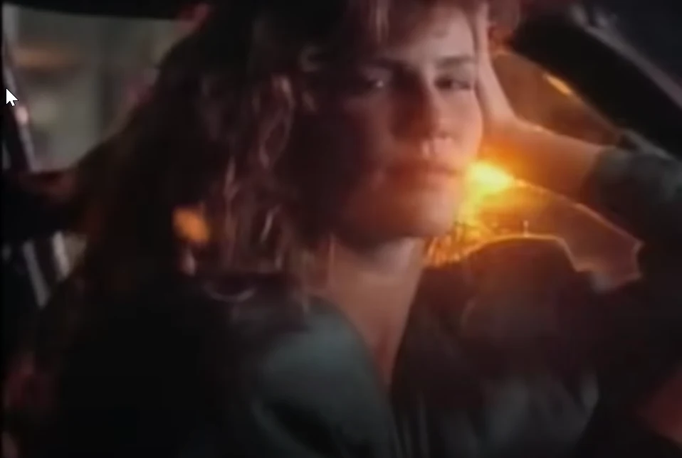 Tawny Kitaen w teledysku Whitesnake - Here I Go Again '87, Youtube
