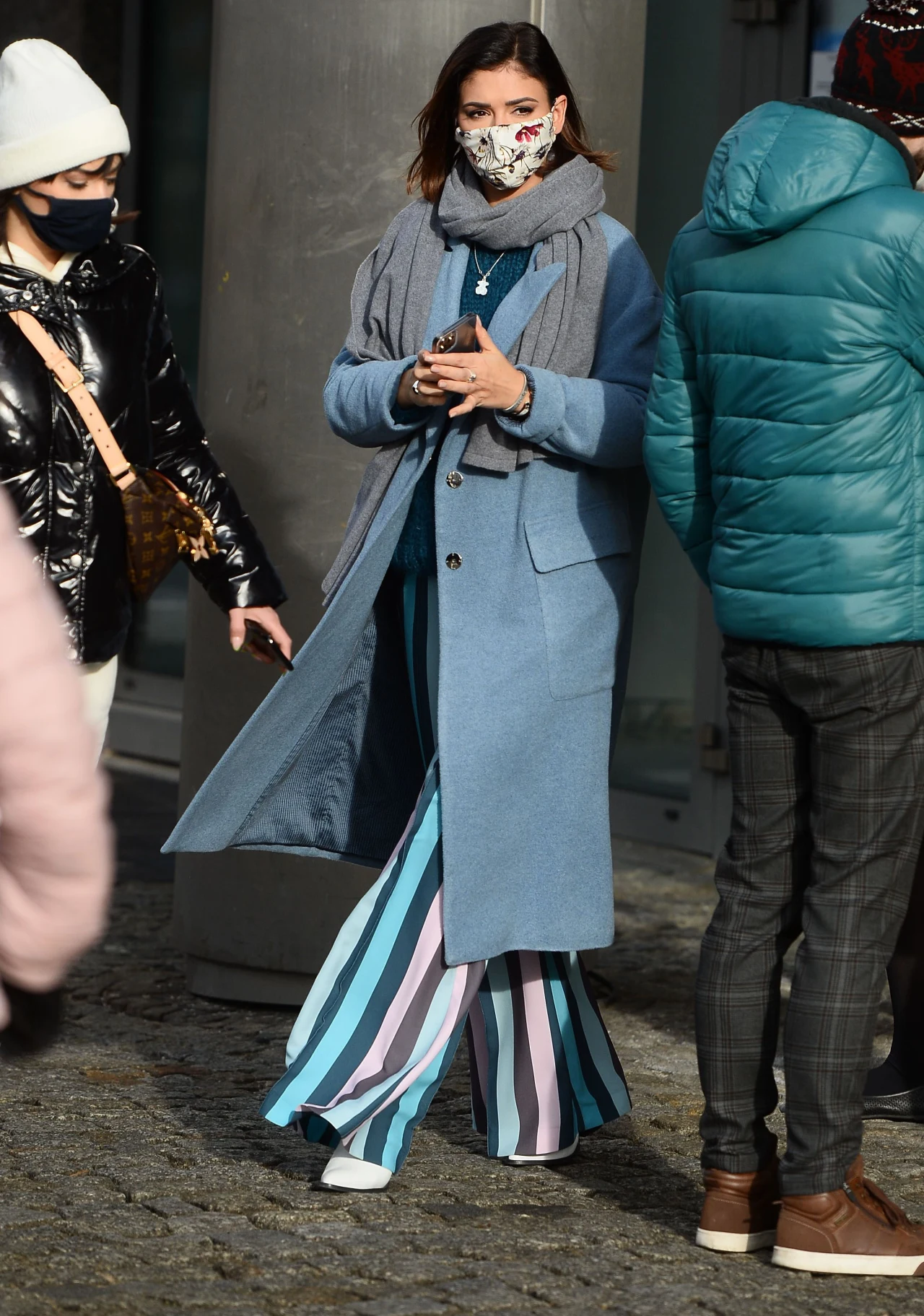 Klaudia Halejcio przed studiem "Dzień Dobry TVN"