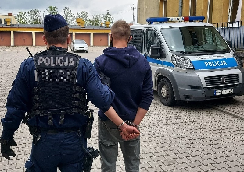 Złodziej katalizatorów wpadł w ręce policjantów Złodziej katalizatorów wpadł w ręce policjantów