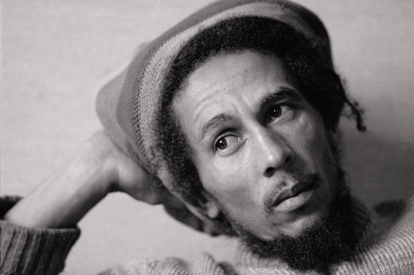 W lipcu 1977 roku Bob Marley podczas gry w piłkę nabawił się kontuzji palca u nogi. Rana przez dłuższy czas nie została do końca zaleczona, a wkrótce u muzyka wykryto czerniaka. W lipcu 1977 roku Bob Marley podczas gry w piłkę nabawił się kontuzji palca u nogi. Rana przez dłuższy czas nie została do końca zaleczona, a wkrótce u muzyka wykryto czerniaka.
