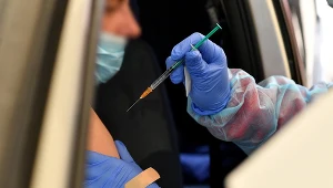 Szczepienie przeciw COVID-19