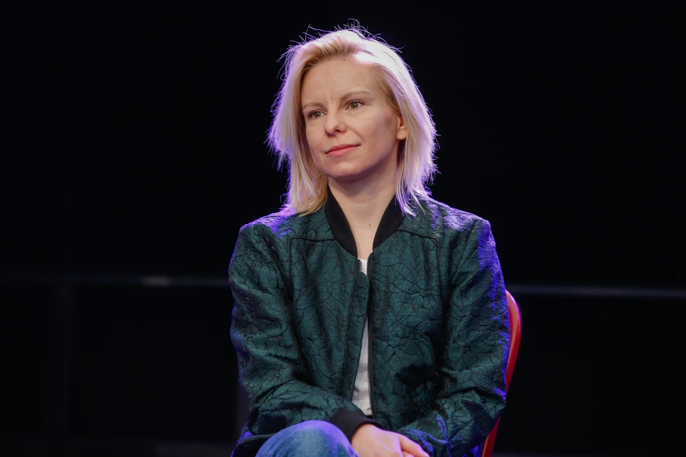 Na początku maja we Wrocławiu można było spotkać Alicję Janosz na konferencji zapowiadającej serię koncertów po pandemii pt. "Scena na podwórku". Wokalistce na wydarzeniu towarzyszył Leszek Możdżer. 