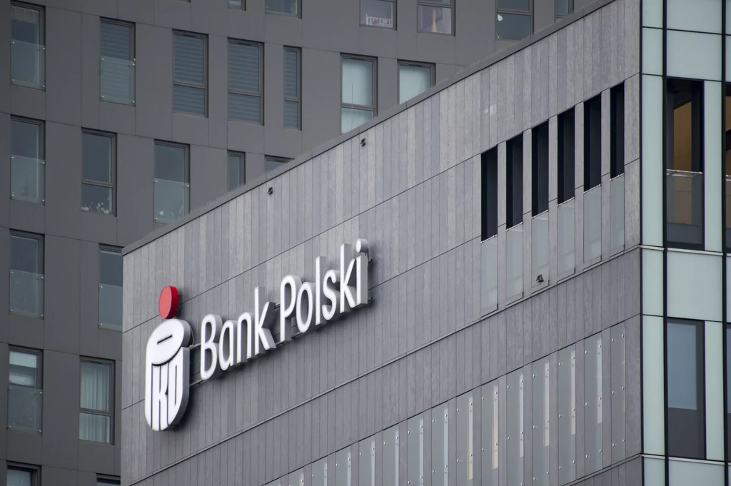 Akcje PKO BP traciły po rezygnacji prezesa Zbigniewa Jagiełły