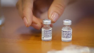 Media: Pfizer zarabia w Europie miliardy na szczepionkach, nie płacąc od nich podatków