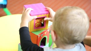 Rodzice stali całą noc, by zapisać dzieci do żłobka