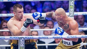 Artur Szpilka (z prawej) kontra Tomasz Adamek podczas Polsat Boxing Night w 2014 roku