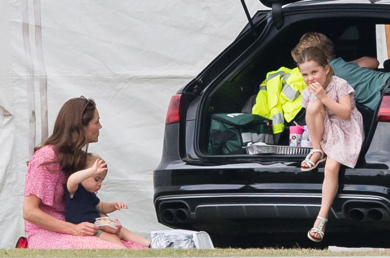 Księżniczka Charlotte z mamą i rodzeństwem Księżniczka Charlotte z mamą i rodzeństwem