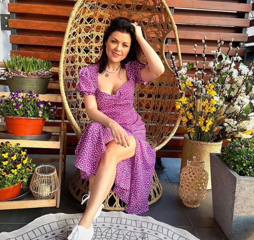 Bezpretensjonalny, kolorowy taras Katarzyny Cichopek świetnie pasuje do stylu aktorki, fot. https://www.instagram.com/katarzynacichopek/?hl=pl Bezpretensjonalny, kolorowy taras Katarzyny Cichopek świetnie pasuje do stylu aktorki, fot. https://www.instagram.com/katarzynacichopek/?hl=pl