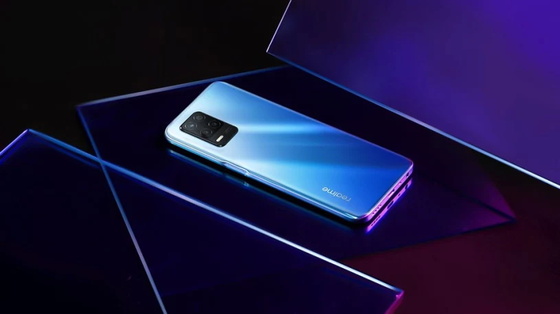 realme 8 5G to niedrogi smartfon korzystający z mocy sieci nowej generacji