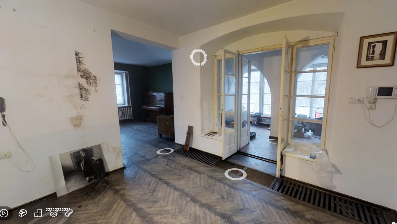 Hall przed remontem Hall przed remontem