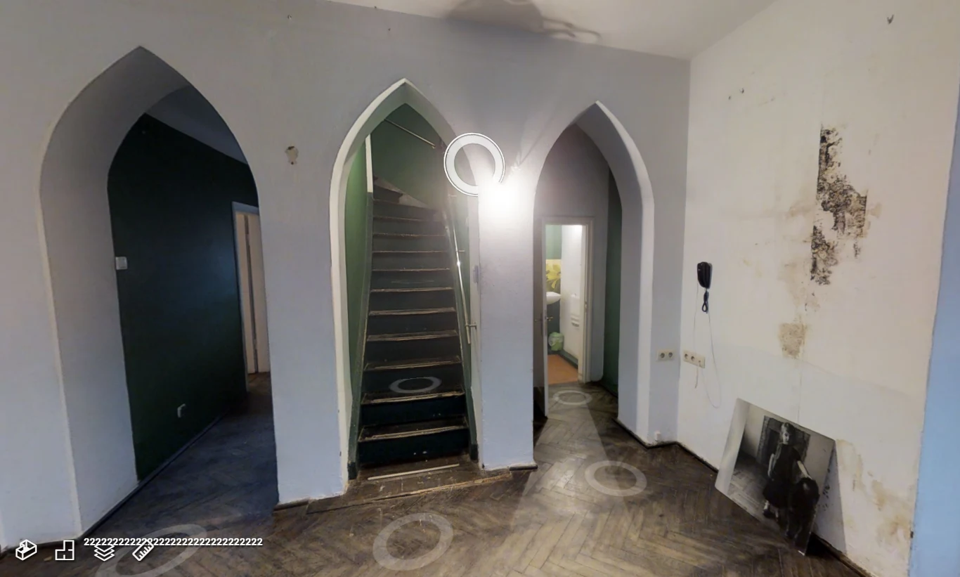 Hall przed remontem Hall przed remontem