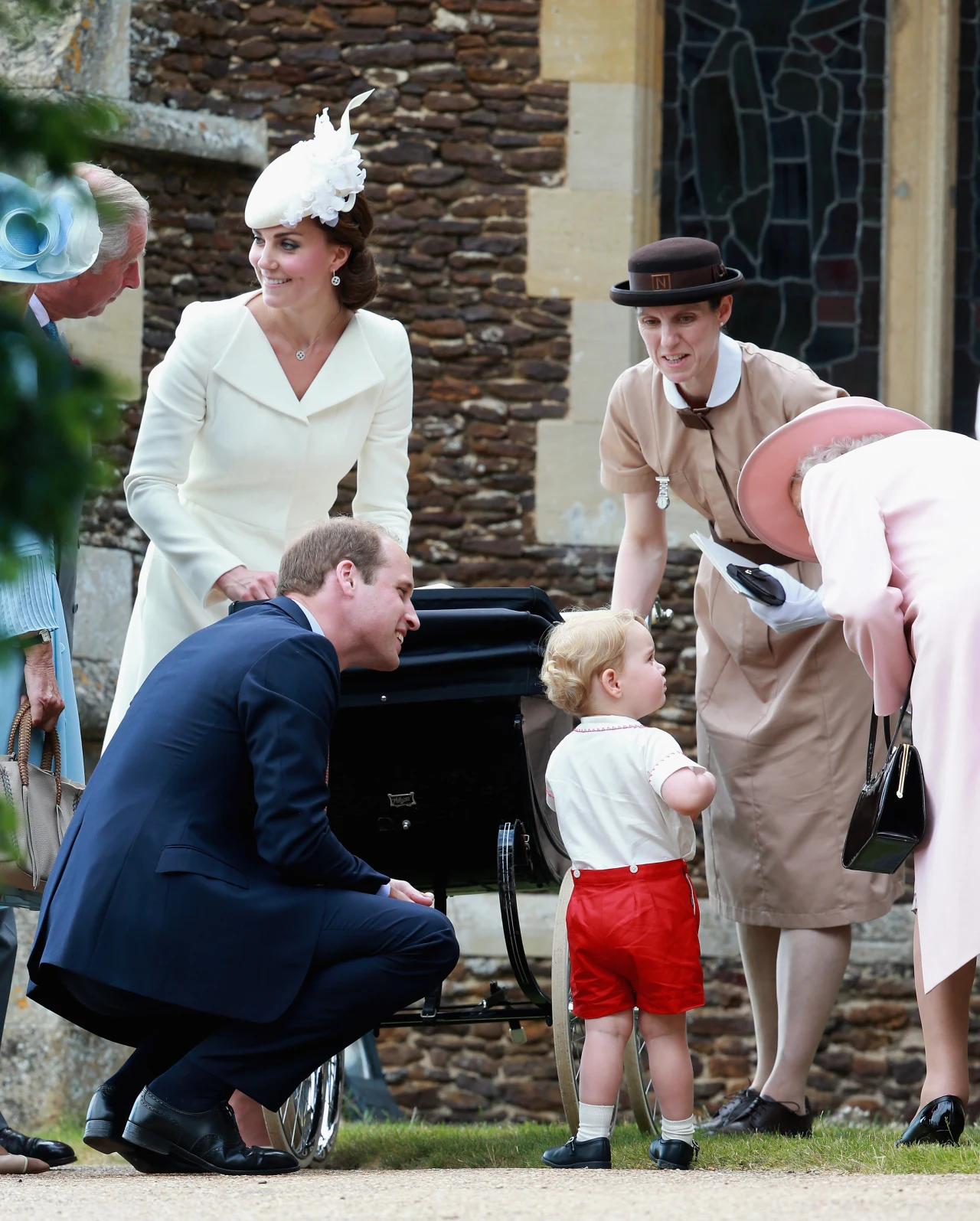 Księżna Kate, książę William, królowa Elżbieta II, George i niania Księżna Kate, książę William, królowa Elżbieta II, George i niania