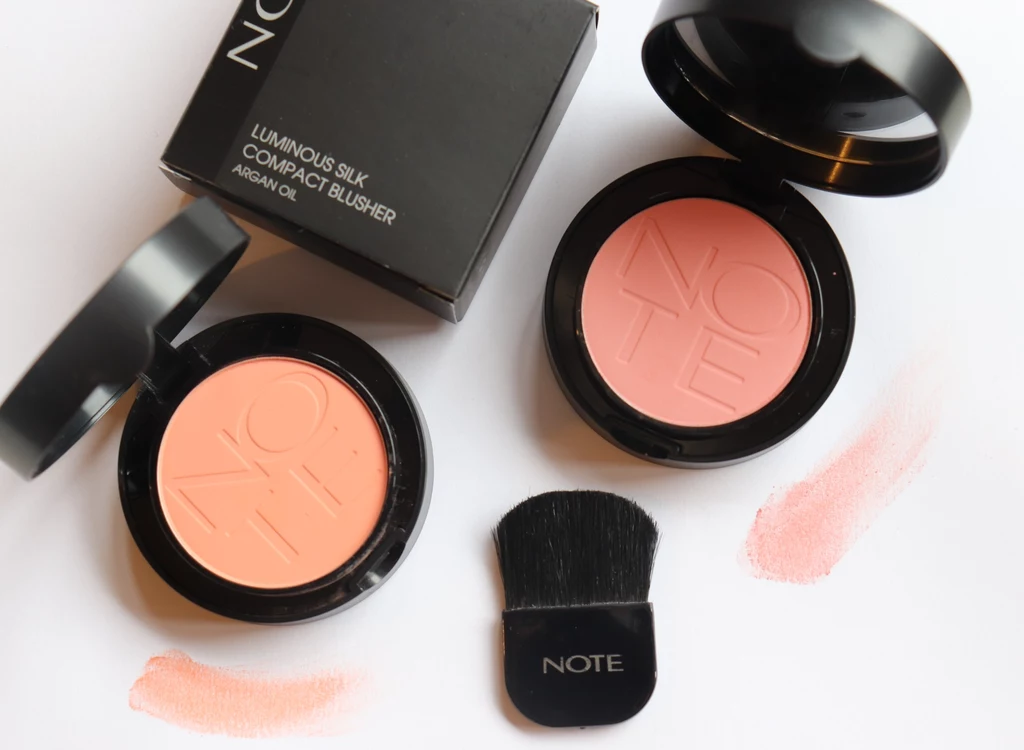 Note Cosmétique: Róż Do Policzków Luminous Silk Compact Blusher